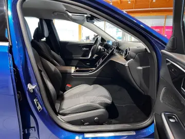 MERCEDES-BENZ C 300 e Avantgarde ACC AHK HUD Navi KAM LED