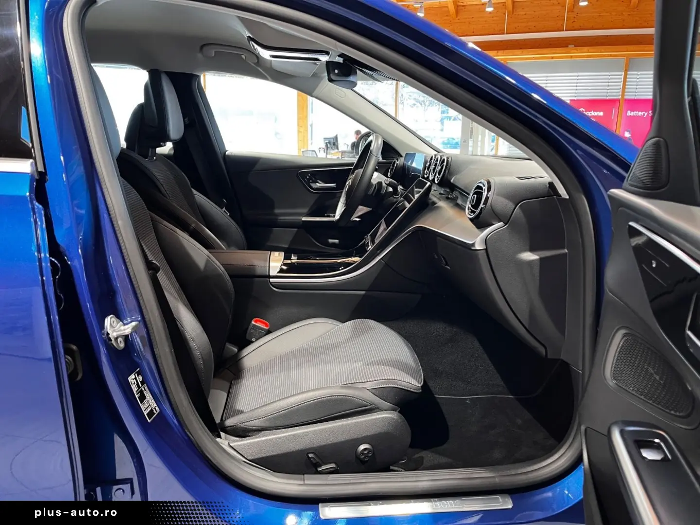 MERCEDES-BENZ C 300 e Avantgarde ACC AHK HUD Navi KAM LED