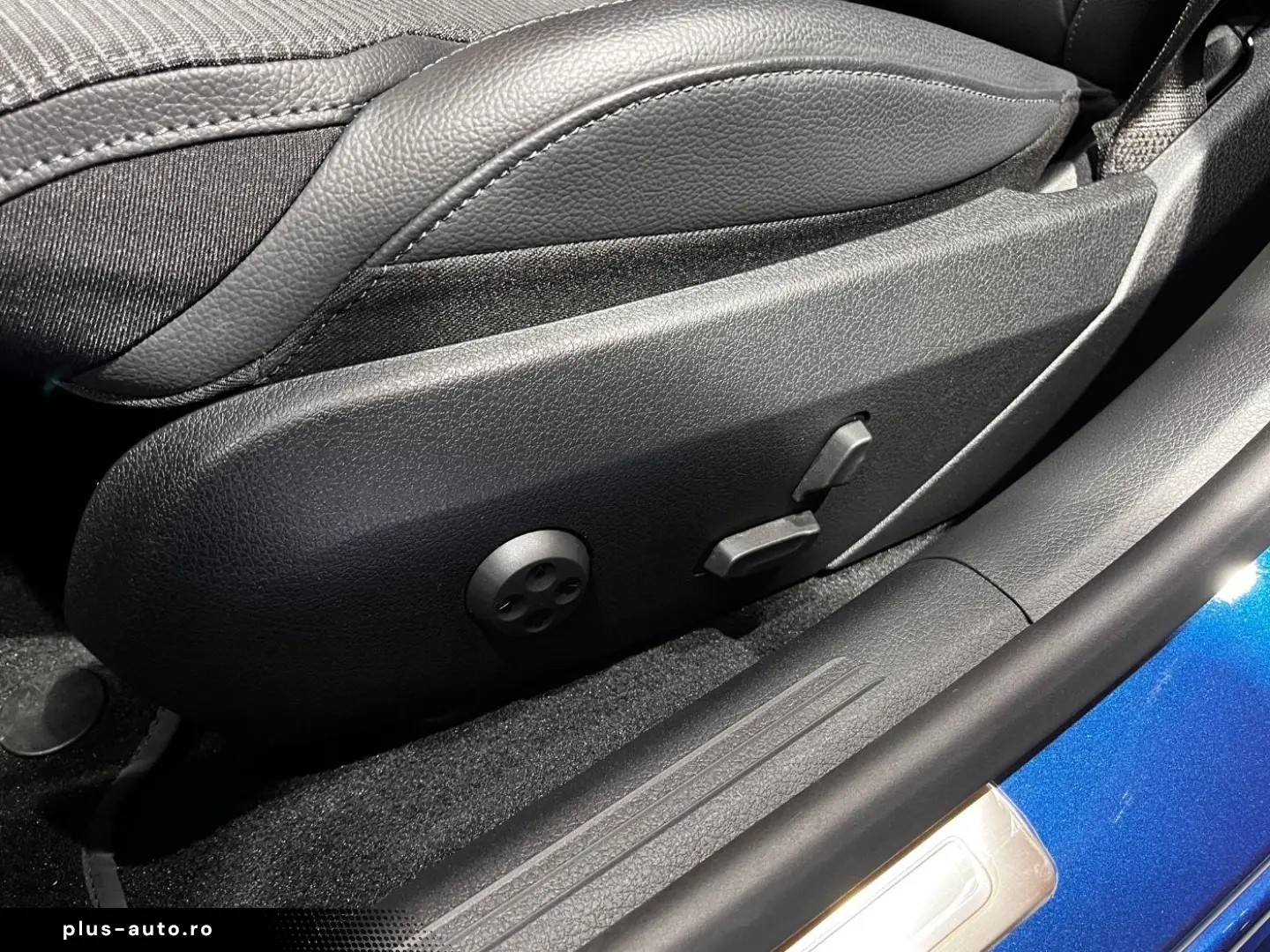 MERCEDES-BENZ C 300 e Avantgarde ACC AHK HUD Navi KAM LED