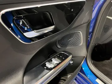 MERCEDES-BENZ C 300 e Avantgarde ACC AHK HUD Navi KAM LED