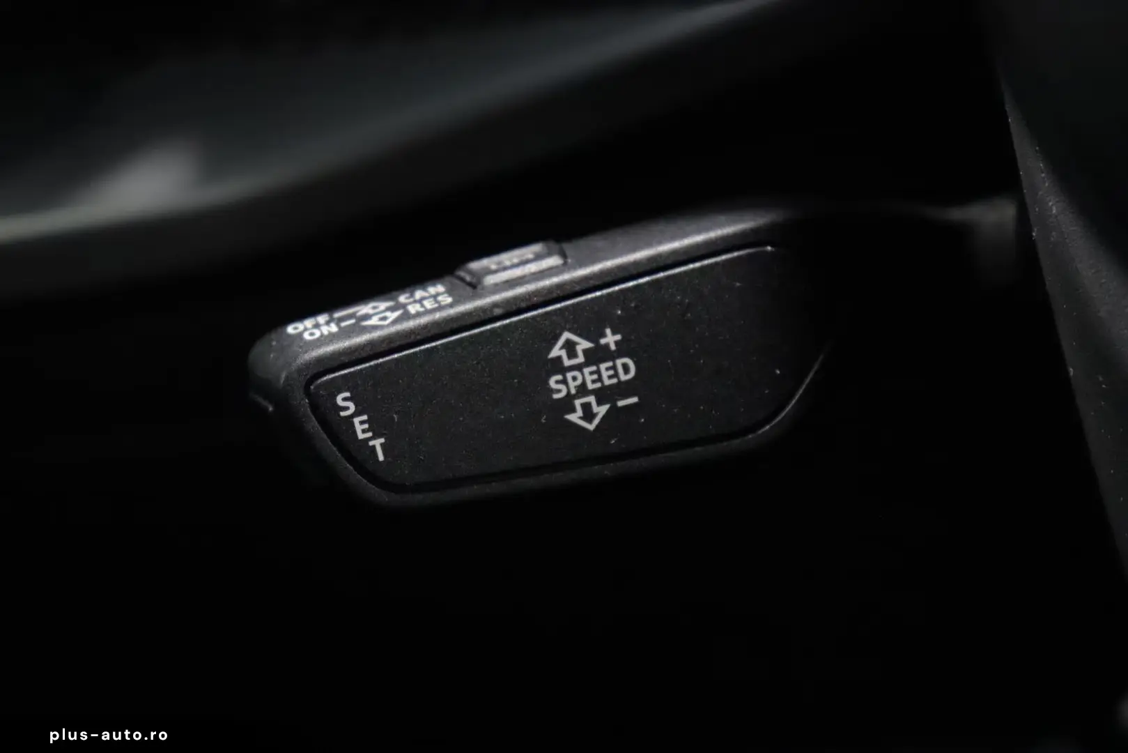 Audi A3 Lim. 1.0 TFSI S tronic advanced S-LINE