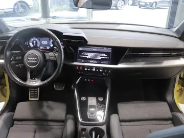 Audi A3 Lim. 1.0 TFSI S tronic advanced S-LINE