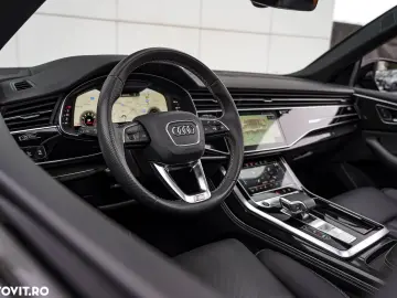 Audi Q8 SUV TFSI quattro 250 kW tiptronic S line business