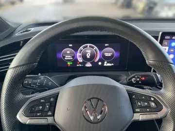 VW Tiguan R-Line AHK Kamera Navi Black Style Sitzh