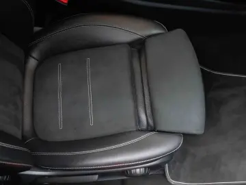 Mercedes-Benz CLA 250 e 8G-DCT AMG Line