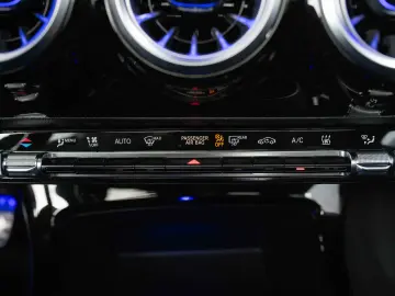 Mercedes-Benz CLA 250 e 8G-DCT AMG Line