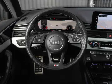 Audi A4 40 TDI Avant quattro S tronic S line