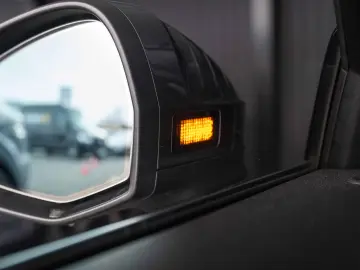 Audi A4 40 TDI Avant quattro S tronic S line