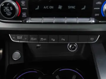 Audi A4 40 TDI Avant quattro S tronic S line