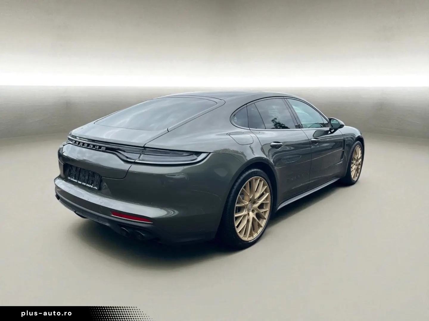 PORSCHE Panamera 4 Platinum Edition