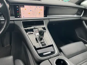 PORSCHE Panamera 4 Platinum Edition