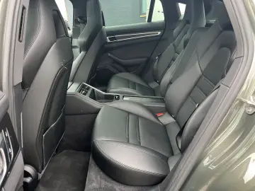 PORSCHE Panamera 4 Platinum Edition