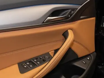 BMW 530e A Head-Up HiFi DAB WLAN Komfortzg. Shz PDC