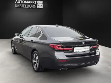 BMW 530 i HUD Kamera Leder AHK DrivingProf Innovatio