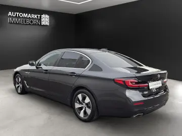 BMW 530 i HUD Kamera Leder AHK DrivingProf Innovatio