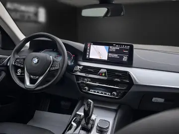 BMW 530 i HUD Kamera Leder AHK DrivingProf Innovatio