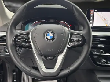 BMW 530 i HUD Kamera Leder AHK DrivingProf Innovatio