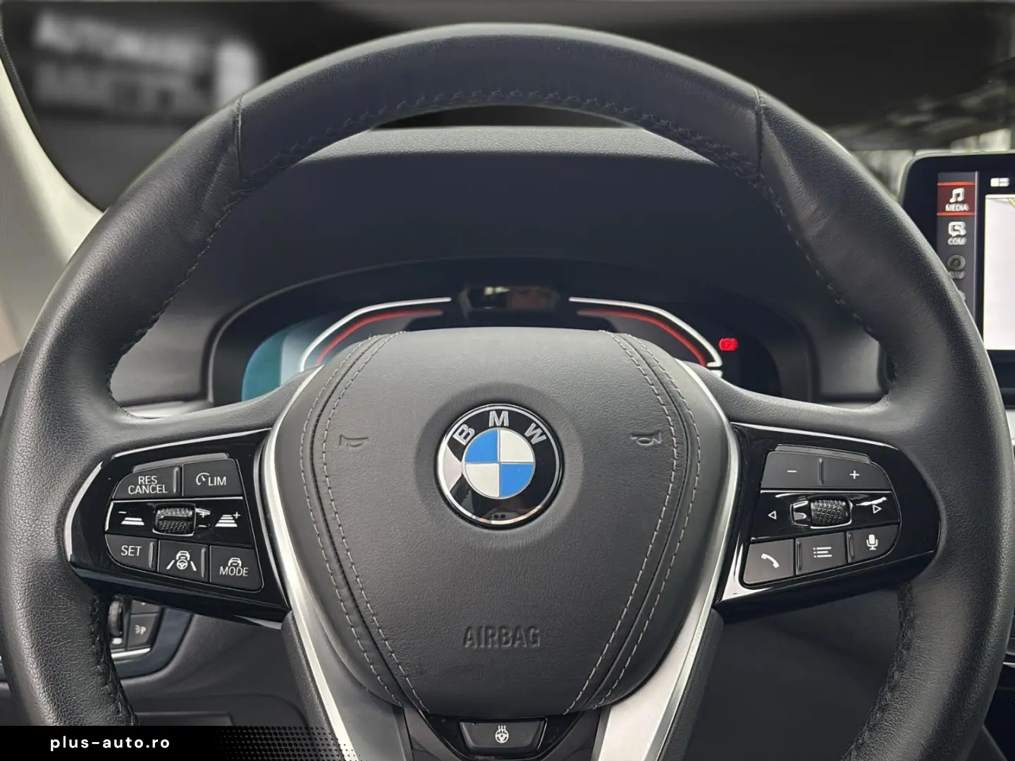 BMW 530 i HUD Kamera Leder AHK DrivingProf Innovatio
