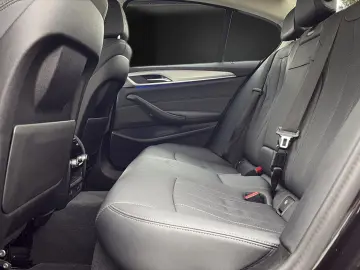 BMW 530 i HUD Kamera Leder AHK DrivingProf Innovatio