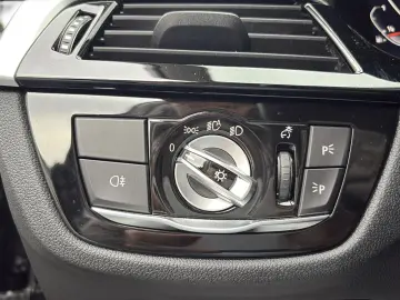 BMW 530 i HUD Kamera Leder AHK DrivingProf Innovatio