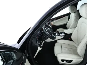 BMW 520 d MHD xDrive M Sport LED Navi 360  Leder ACC