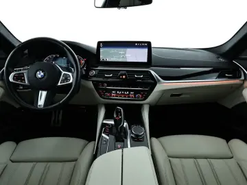 BMW 520 d MHD xDrive M Sport LED Navi 360  Leder ACC