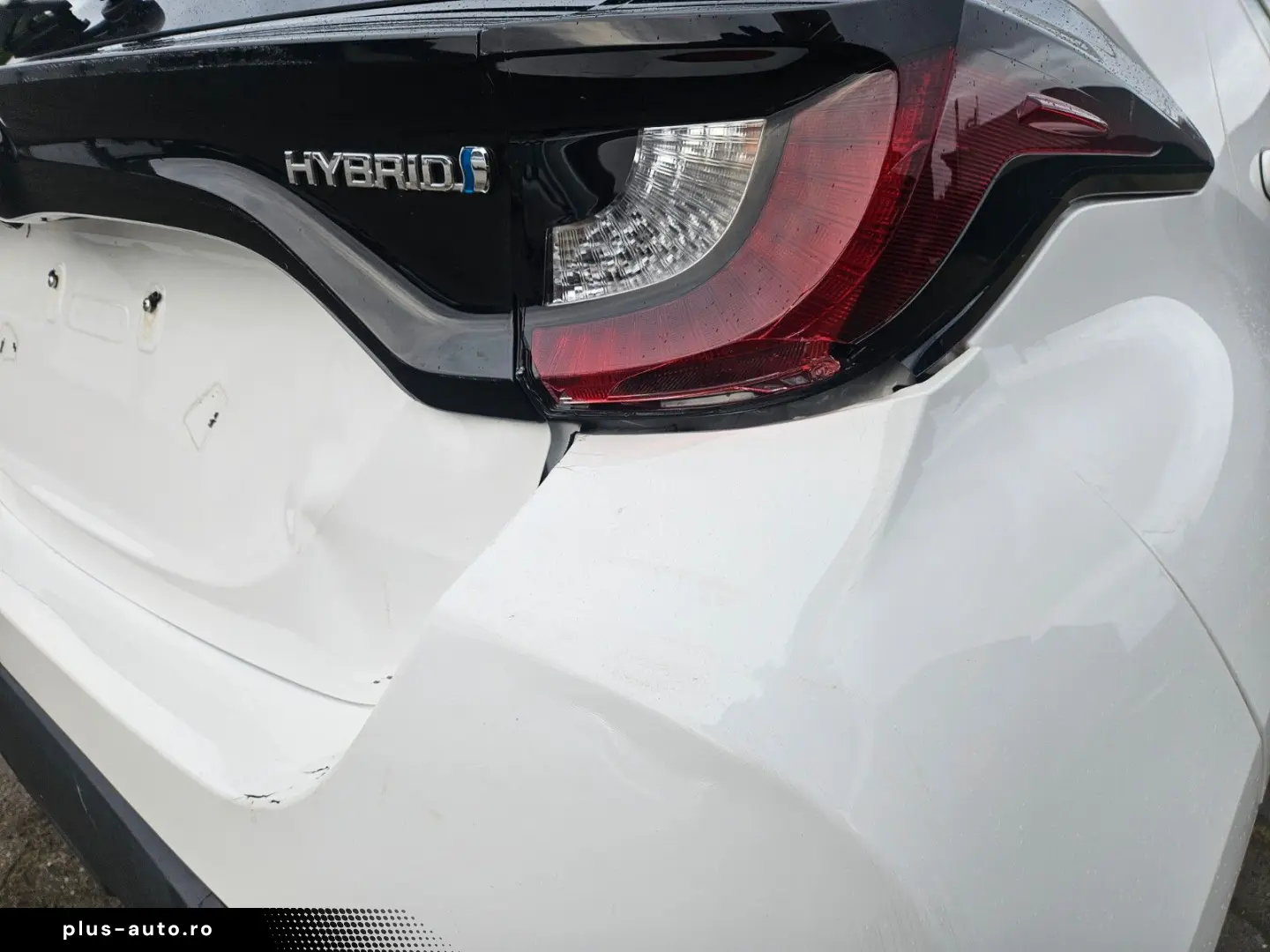 TOYOTA Yaris Hybrid