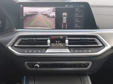 BMW X5 xDrive45e M Sport AHK Pano