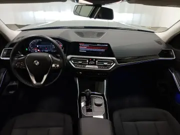 BMW 320 i Advantage