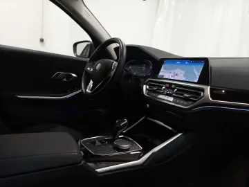 BMW 320 i Advantage