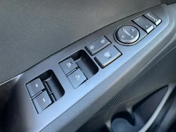 HYUNDAI Ioniq Style Plug-In Hybrid