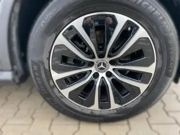 MERCEDES-BENZ GLC 220 d 4M