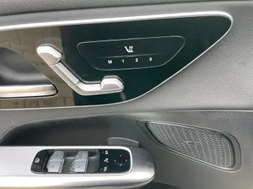 MERCEDES-BENZ GLC 220 d 4M