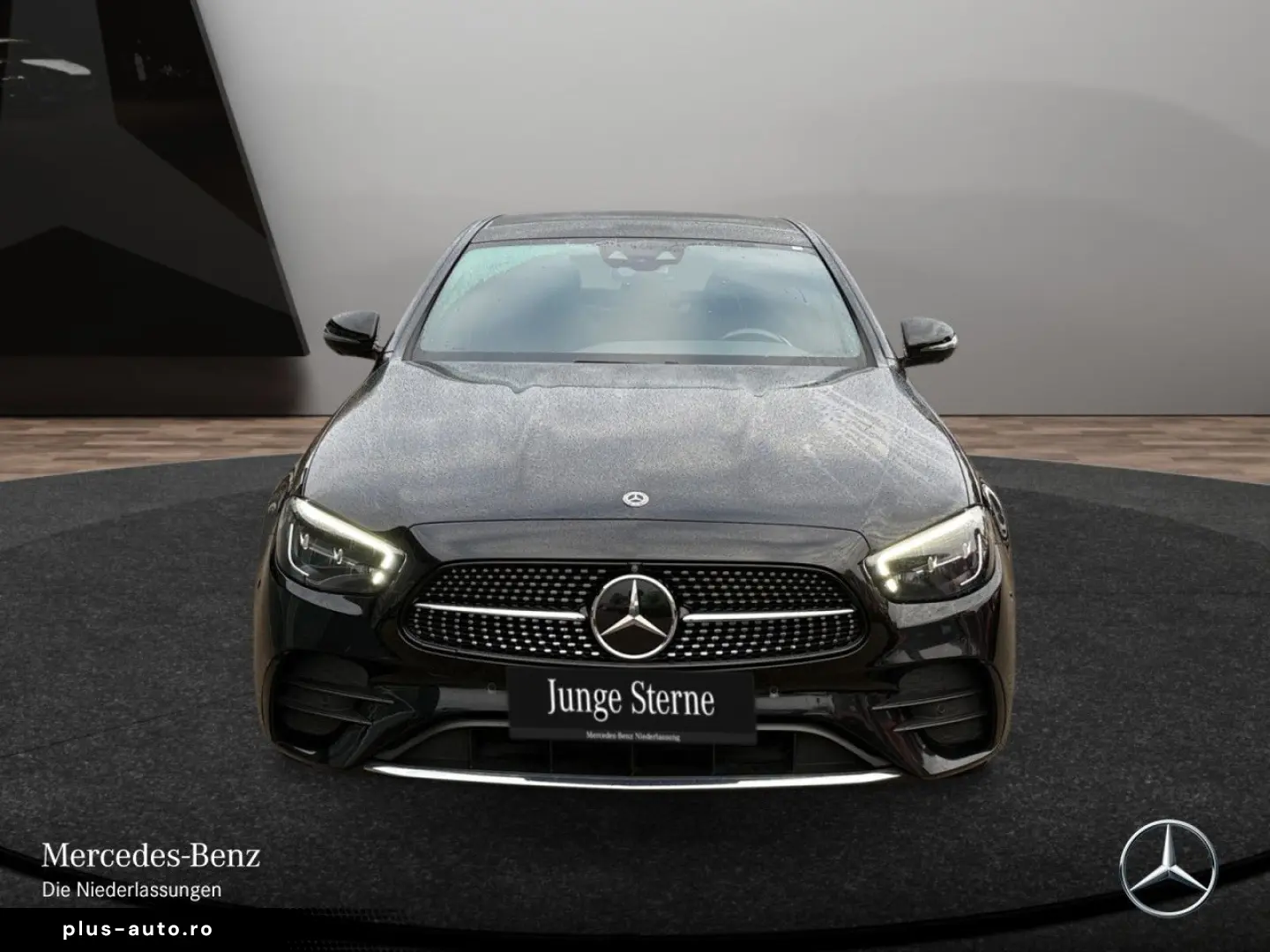 MERCEDES-BENZ E 300 de 4M AMG MBUX PANO FAHRASSIST LED 360