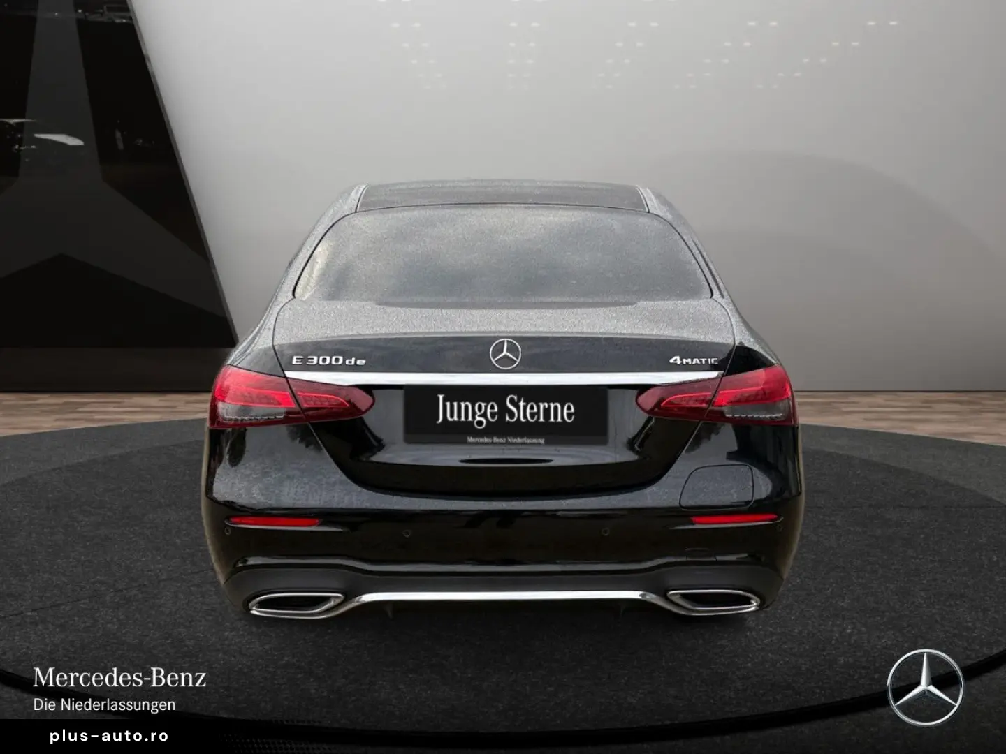 MERCEDES-BENZ E 300 de 4M AMG MBUX PANO FAHRASSIST LED 360