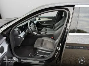 MERCEDES-BENZ E 300 de 4M AMG MBUX PANO FAHRASSIST LED 360