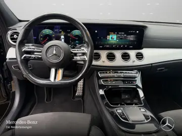 MERCEDES-BENZ E 300 de 4M AMG MBUX PANO FAHRASSIST LED 360