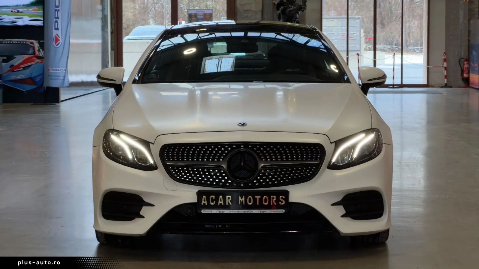 MERCEDES-BENZ E 300 Coupe weiss Matt Leder