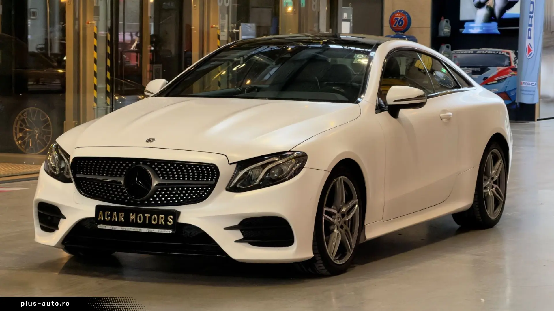 MERCEDES-BENZ E 300 Coupe weiss Matt Leder