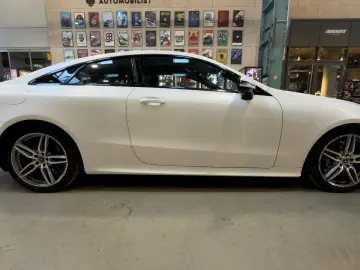 MERCEDES-BENZ E 300 Coupe weiss Matt Leder