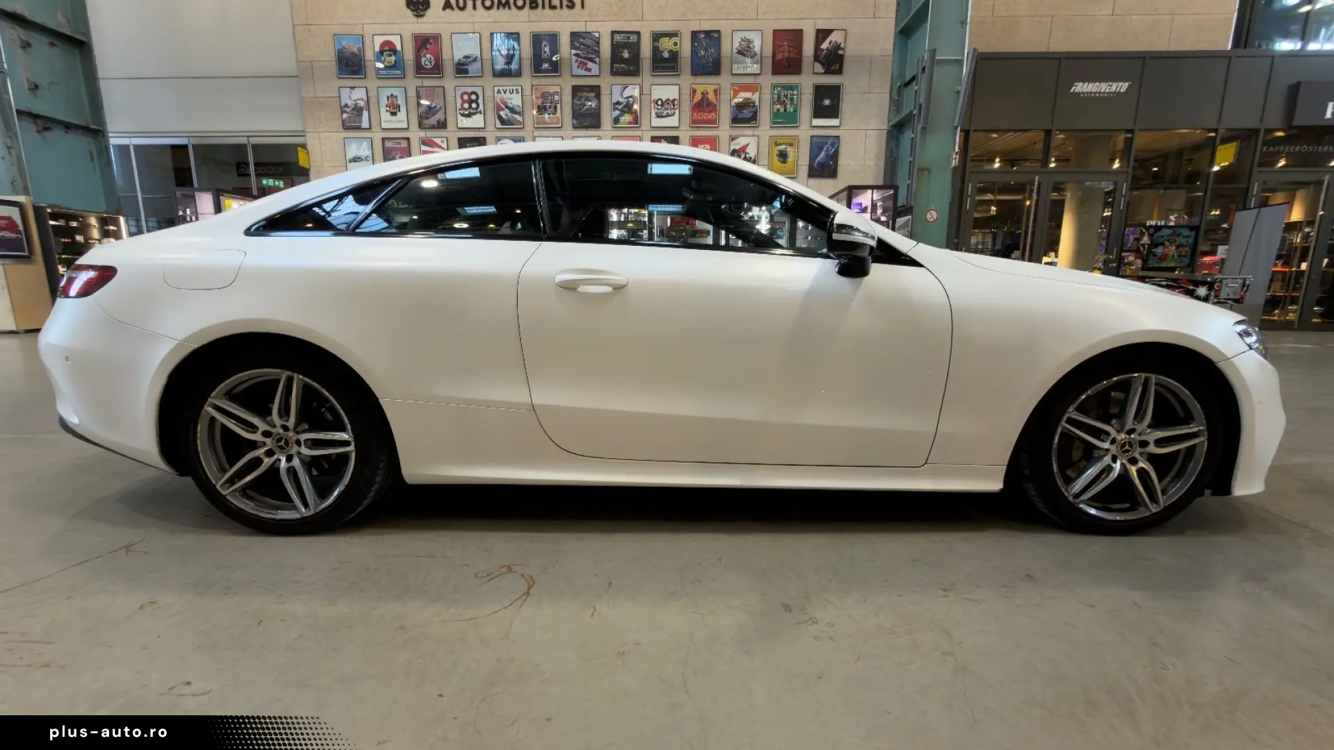 MERCEDES-BENZ E 300 Coupe weiss Matt Leder