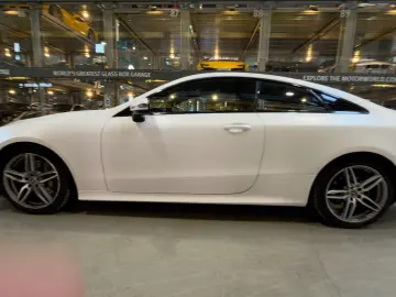 MERCEDES-BENZ E 300 Coupe weiss Matt Leder