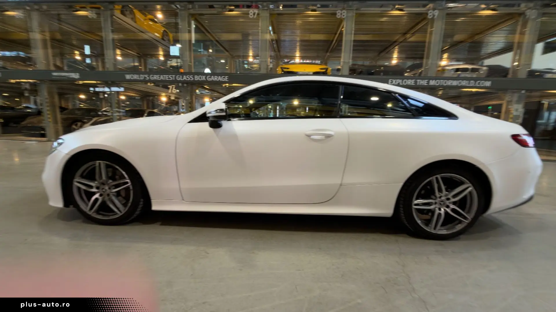 MERCEDES-BENZ E 300 Coupe weiss Matt Leder