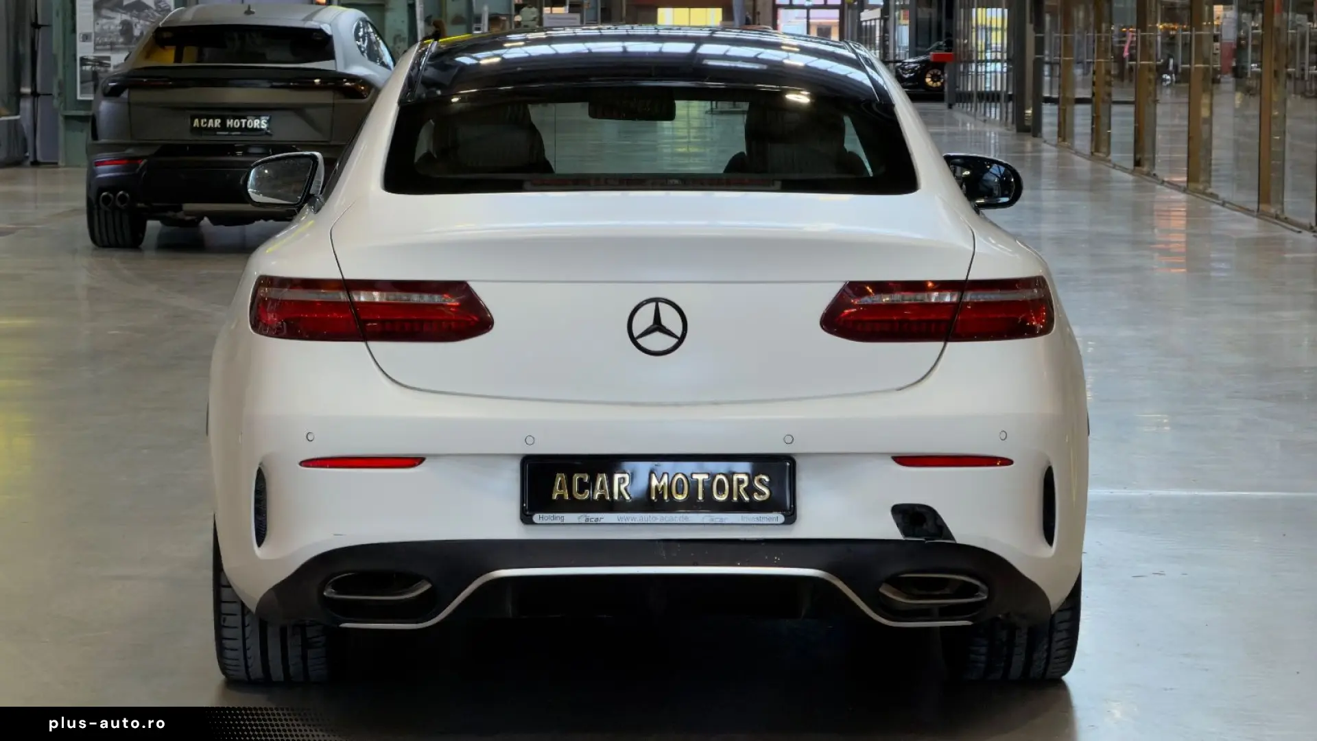 MERCEDES-BENZ E 300 Coupe weiss Matt Leder