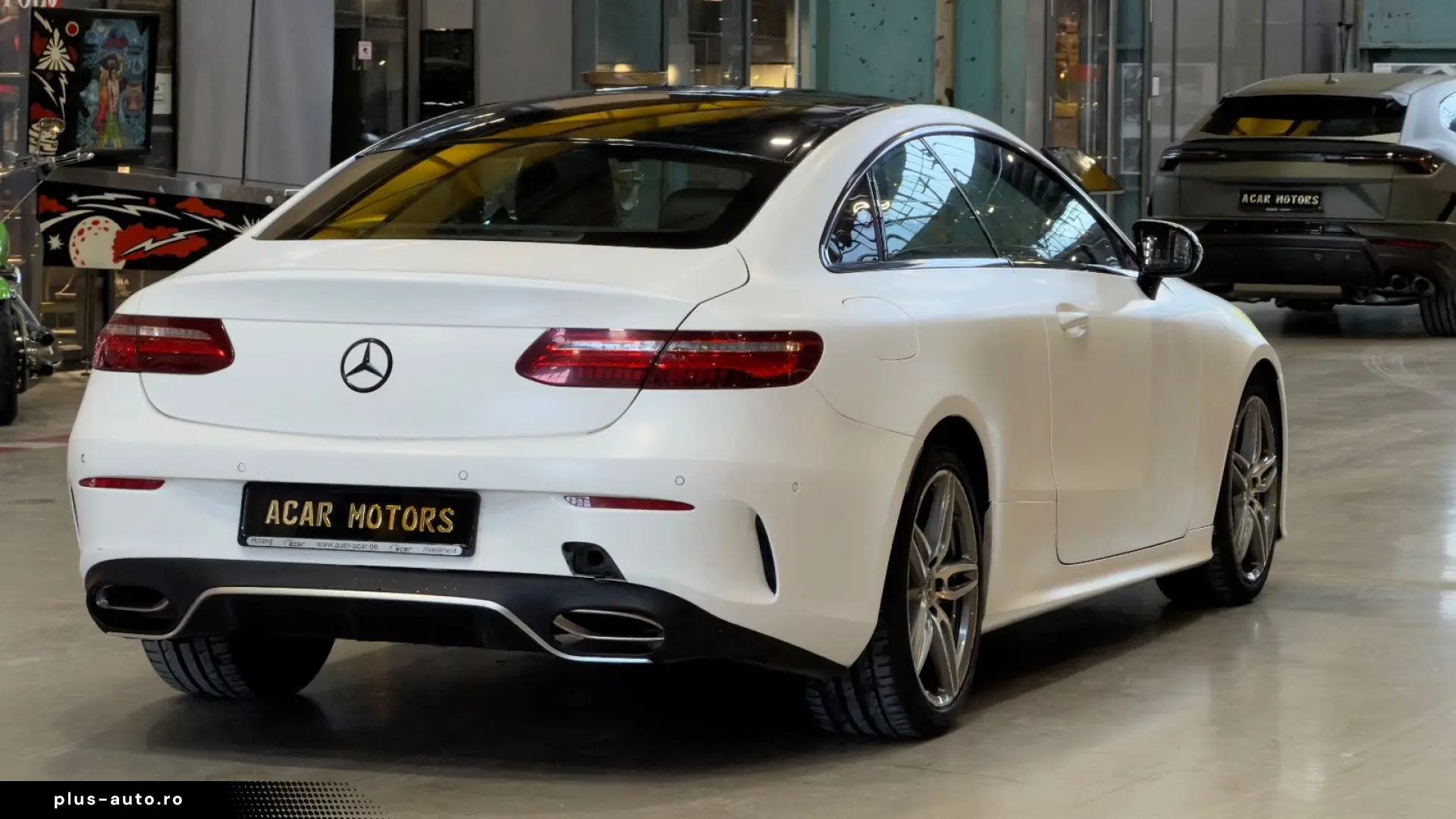 MERCEDES-BENZ E 300 Coupe weiss Matt Leder