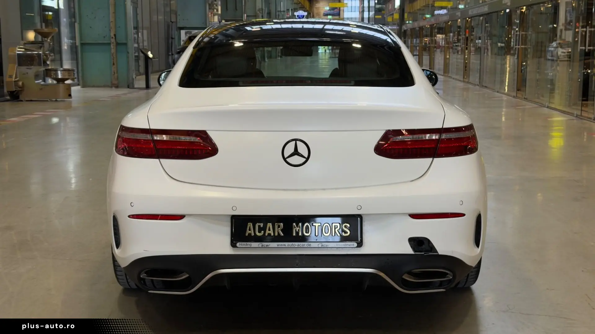 MERCEDES-BENZ E 300 Coupe weiss Matt Leder