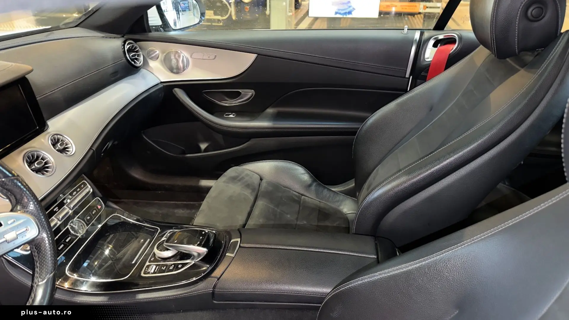 MERCEDES-BENZ E 300 Coupe weiss Matt Leder