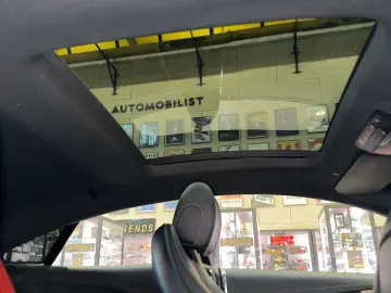 MERCEDES-BENZ E 300 Coupe weiss Matt Leder