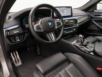 BMW M5 Competition 780PS 850NM 330km h Laser 360