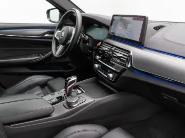 BMW M5 Competition 780PS 850NM 330km h Laser 360